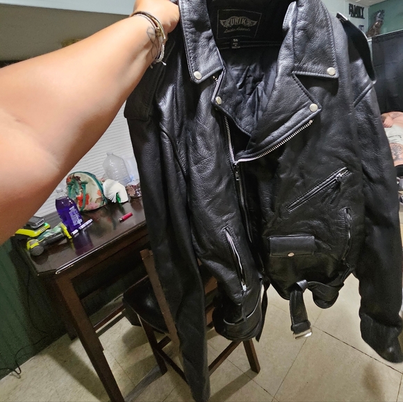 Leather jacket - Picture 2 of 3